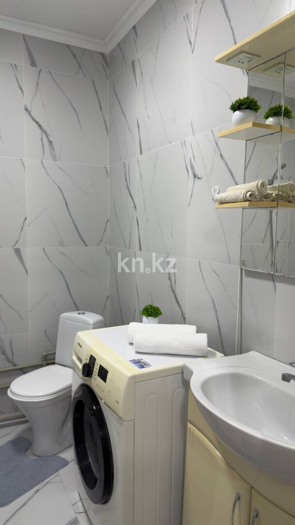 Аренда 1-комнатной квартиры посуточно, 40 м² в Алматы - фото 8
