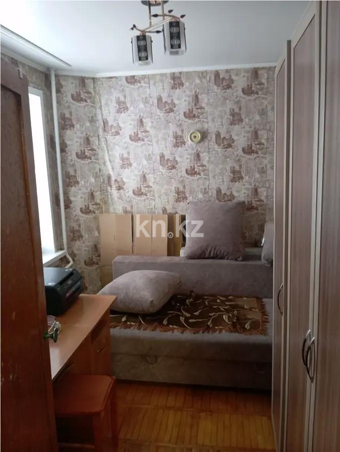 Продажа 3-комнатной квартиры, 49 м², мкр-н 16, дом  1 в Караганде - фото 2