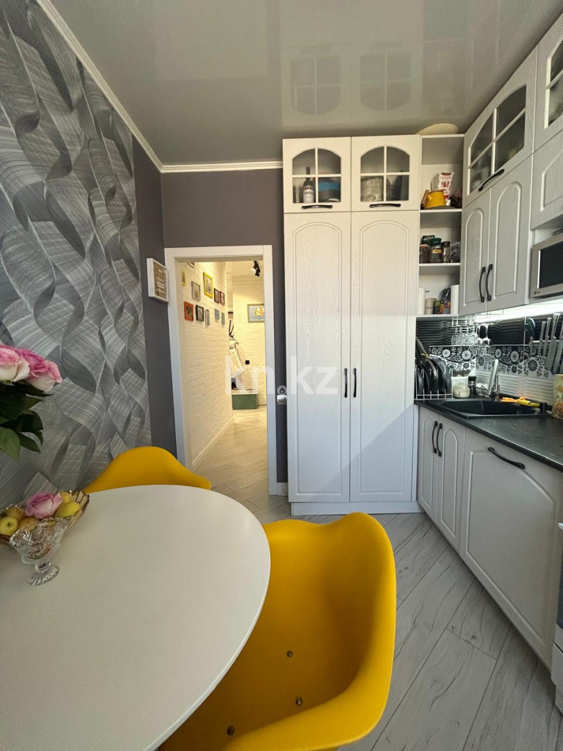 Продажа 3-комнатной квартиры, 56 м² в Усть-Каменогорске - фото 2