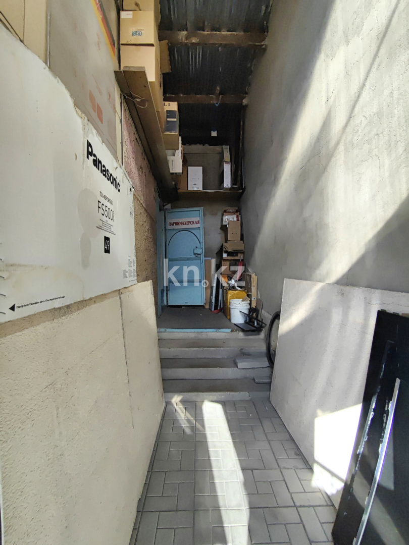 Продажа , 60 м², пр. Бухар-жырау, дом  96 - Продажа офисных и торговых помещений в Караганде фото 3 из 21