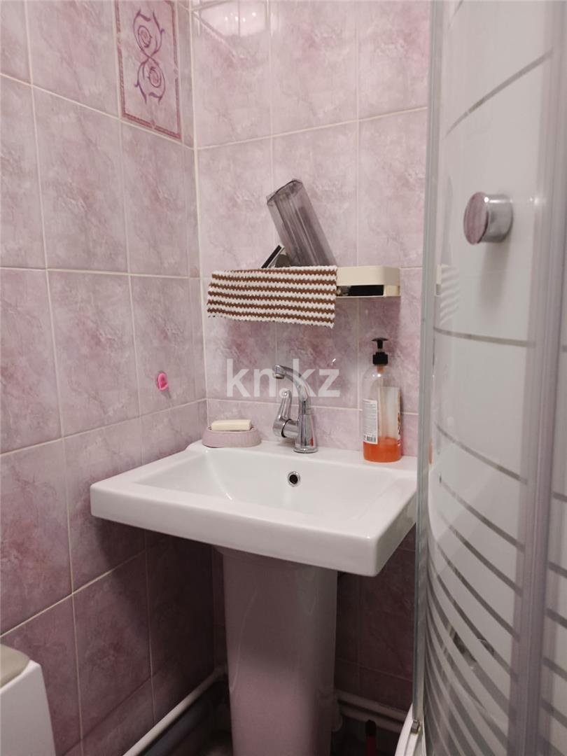 Продажа 3-комнатной квартиры, 57 м², мкр-н 21 в Караганде - фото 12