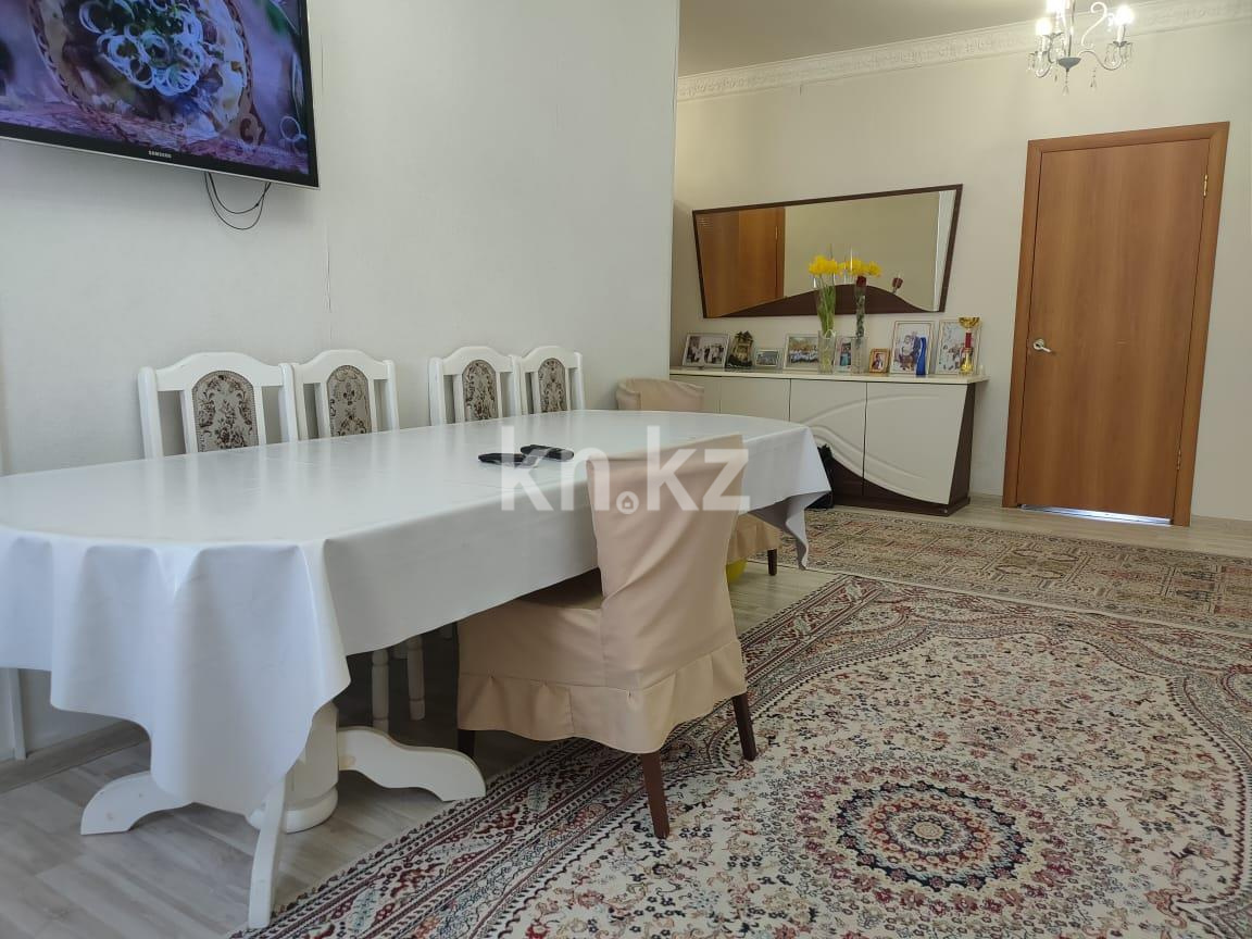 Продажа 10-комнатного дома, 650 м², ул. Джалиля - Продажа домов, коттеджей в Караганде с фото фото 13 из 35