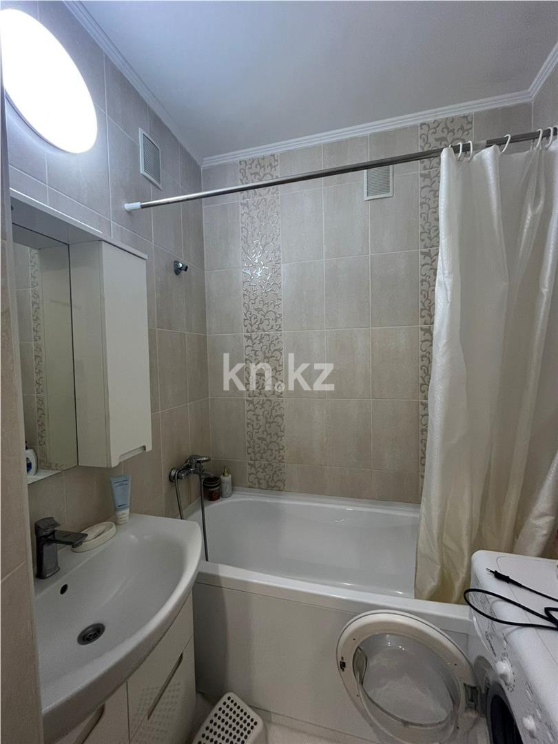 Продажа 3-комнатной квартиры, 70 м², ул. Сатыбалдина в Караганде - фото 9