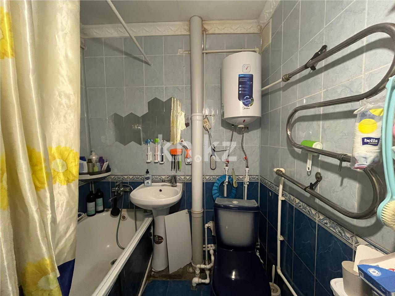 Продажа 4-комнатной квартиры, 63 м², пр. Строителей, дом  17 - Продажа  четырехкомнатных квартир в Караганде фото 9 из 14