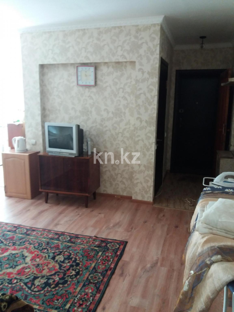 Аренда 3-комнатной квартиры, 60 м², ул. Воинов-Интернационалистов, дом  20 - Аренда  трехкомнатных квартир помесячно в Караганде фото 6 из 7