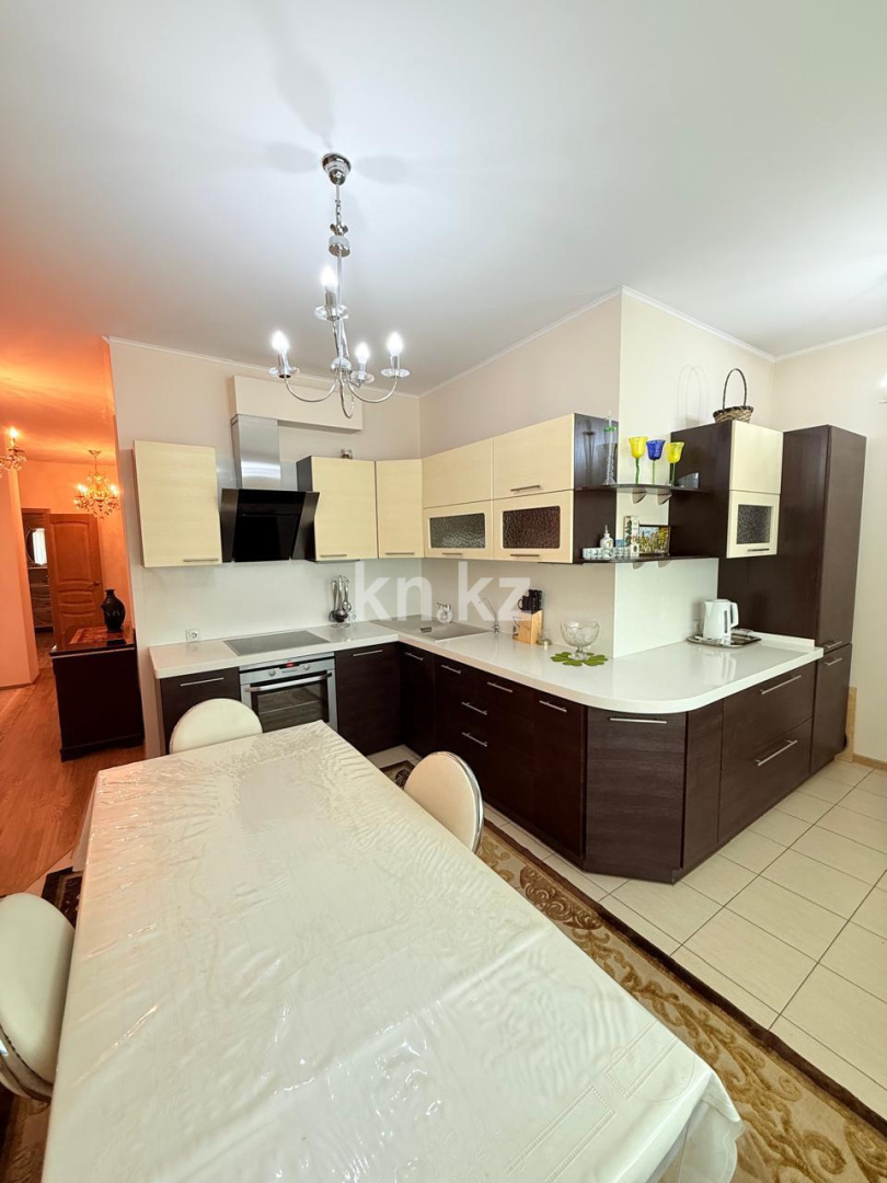 Продажа 3-комнатной квартиры, 130 м², ул. Достык, дом  5/1 - ул. Сауран в Астане - фото 9