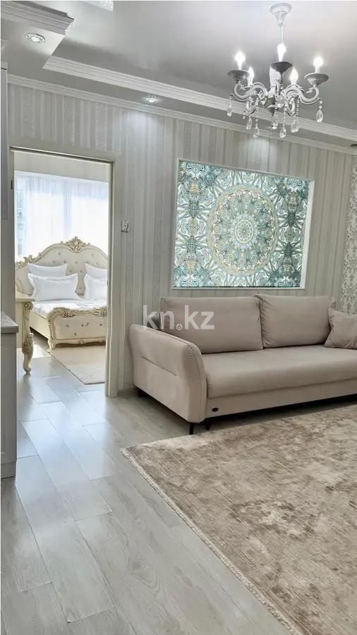 Продажа 2-комнатной квартиры, 40 м², мкр-н Аксай-5, дом  25 - Продажа квартир в Алматы фото 1 из 4