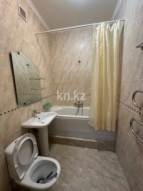 Аренда 4-комнатной квартиры, 150 м², ул. Достык, дом  1 - Аренда квартиры помесячно в Астане фото 9 из 10