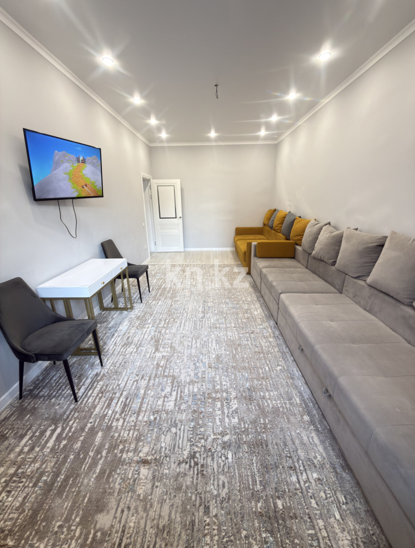 Продажа 2-комнатной квартиры, 70 м² - Продажа двухкомнатных квартир на Юго-Востоке Караганды фото 2 из 18