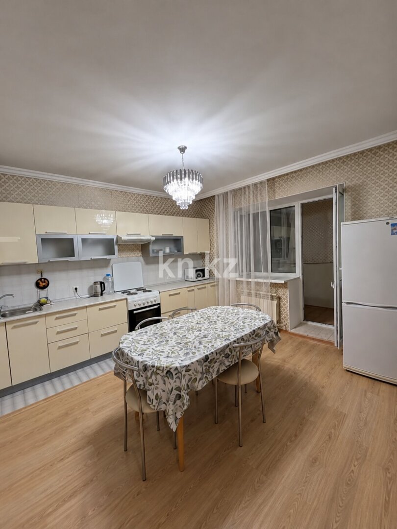 Аренда 1-комнатной квартиры, 60 м² в Астане