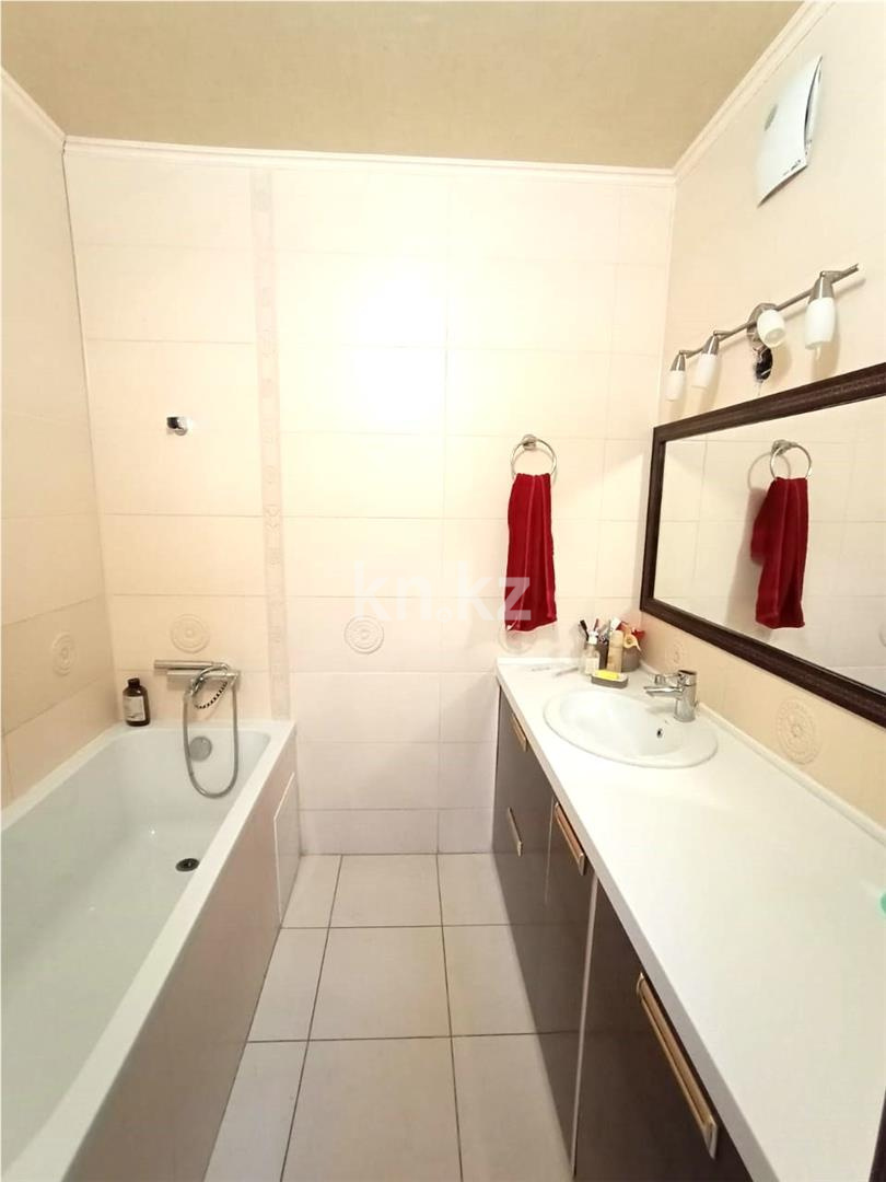 Продажа 2-комнатной квартиры, 63 м², ул. Кордай в Астане - фото 15