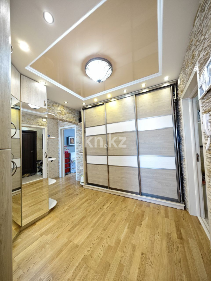 Продажа 3-комнатной квартиры, 62 м², мкр-н Голубые Пруды в Караганде - фото 3