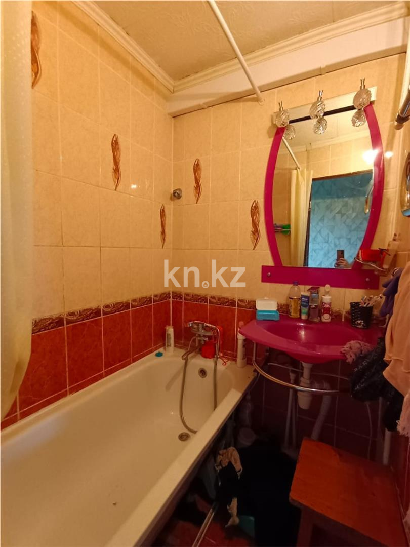 Продажа 3-комнатной квартиры, 62 м², мкр-н 23 - Продажа квартир в Караганде фото 10 из 15