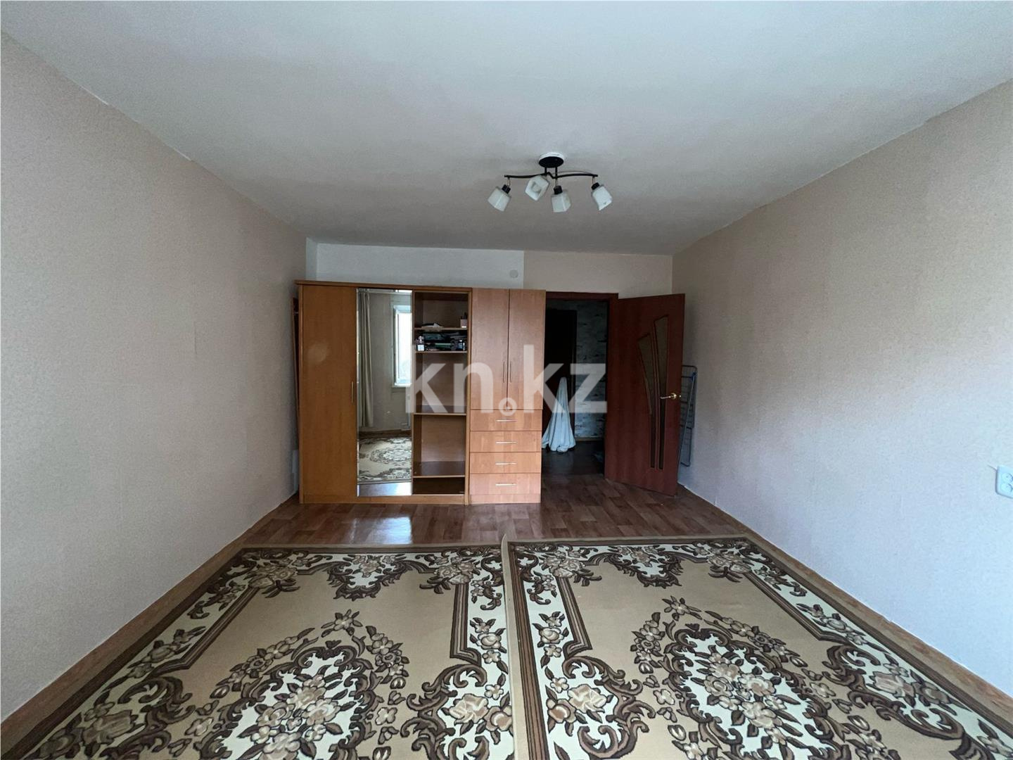 Продажа 1-комнатной квартиры, 38 м², пр. Бухар-жырау - Продажа квартир в Караганде фото 1 из 10