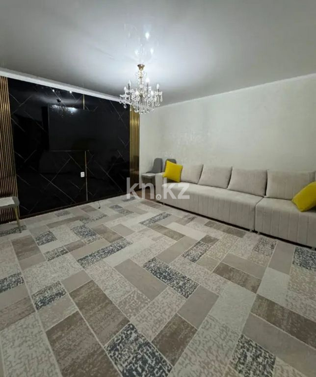 Продажа 3-комнатной квартиры, 65 м², мкр-н Голубые Пруды - Продажа квартир в Караганде фото 1 из 11