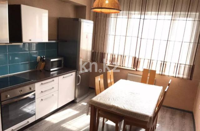 Аренда 3-комнатной квартиры, 107 м², пр. Республики, дом  1/3 - Аренда квартир помесячно в Караганде фото 1 из 11