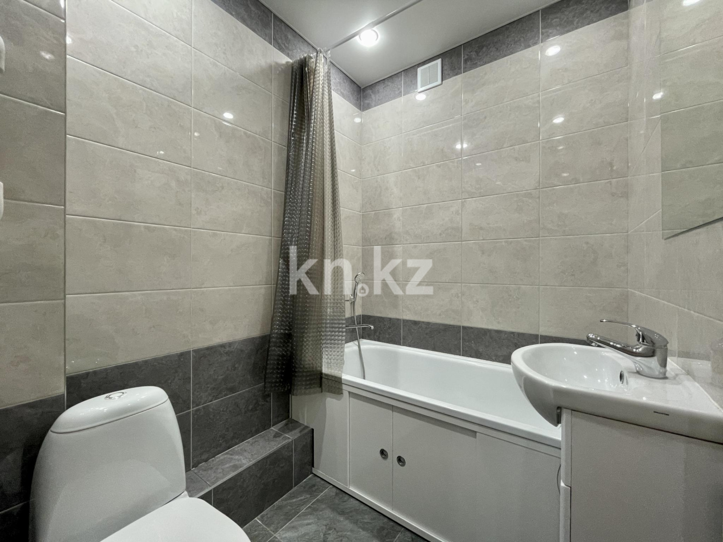 Аренда 1-комнатной квартиры посуточно, 1 м², Абая, дом  35 - Аренда квартир посуточно в Петропавловске фото 2 из 8