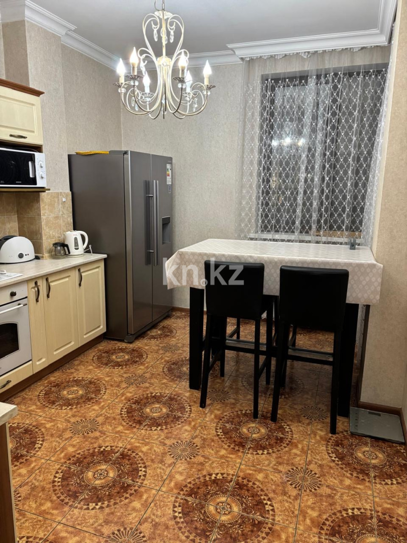 Аренда 2-комнатной квартиры, 95 м², ул. Достык, дом  12 - Аренда  двухкомнатных квартир помесячно в Астане с фото фото 2 из 12