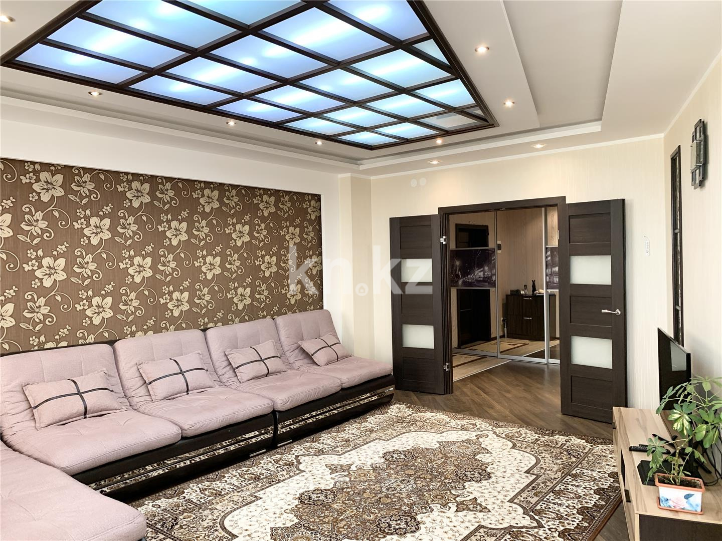 Продажа 3-комнатной квартиры, 90 м² - Продажа квартир в Городе Караганды - страница 3 фото 2 из 12