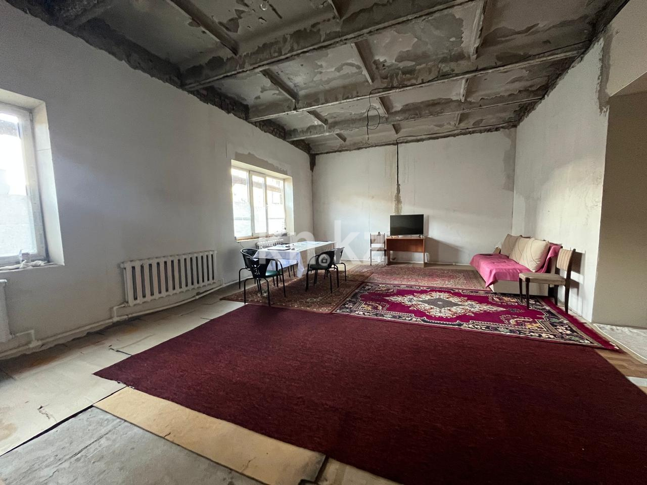 Продажа 4-комнатного дома, 246 м², ул. Чижевского - Продажа домов и коттеджей в Караганде фото 1 из 21
