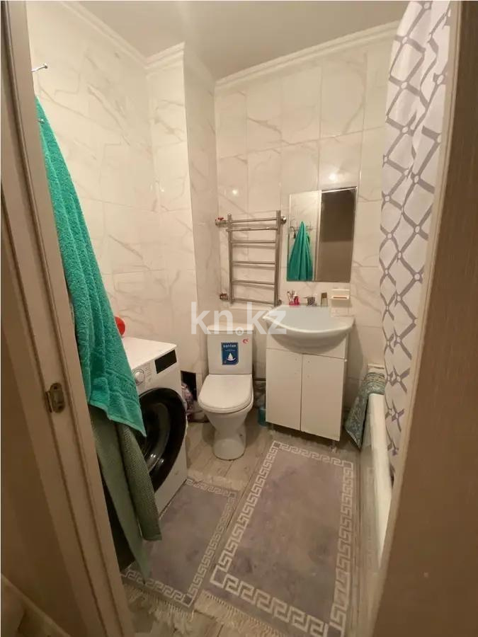 Продажа 3-комнатной квартиры, 68 м², мкр-н Аксай-3, дом  12 в Алматы - фото 5