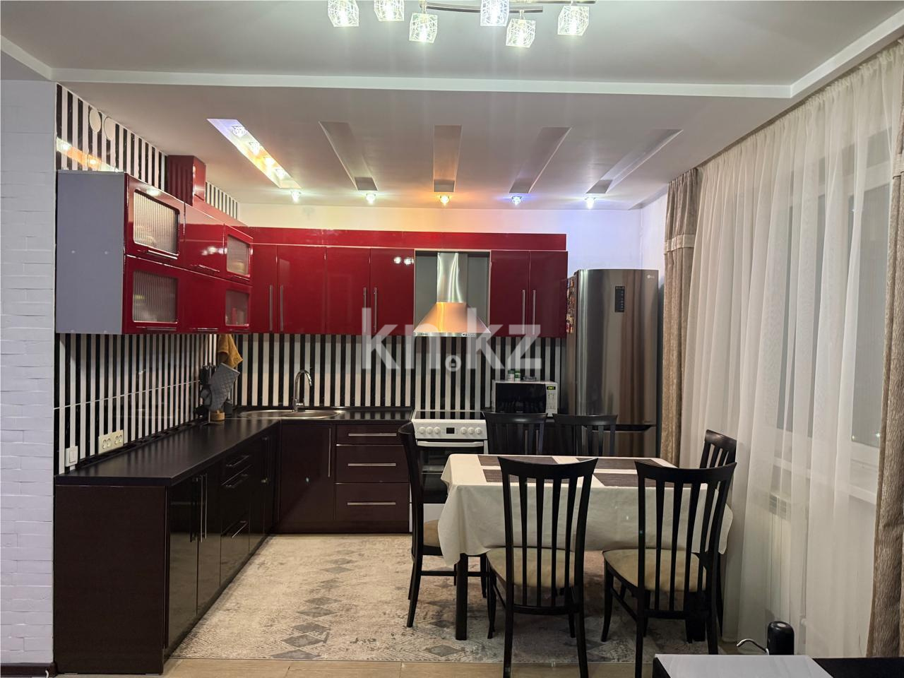Продажа 3-комнатной квартиры, 103 м², ул. Абая, дом  61/2 - Продажа квартир в Караганде без посредников с фото фото 1 из 13