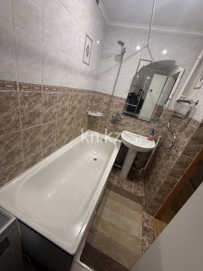 Продажа 3-комнатной квартиры, 63 м², ул. Аманжолова, дом  7 - Продажа квартир в Караганде фото 11 из 20