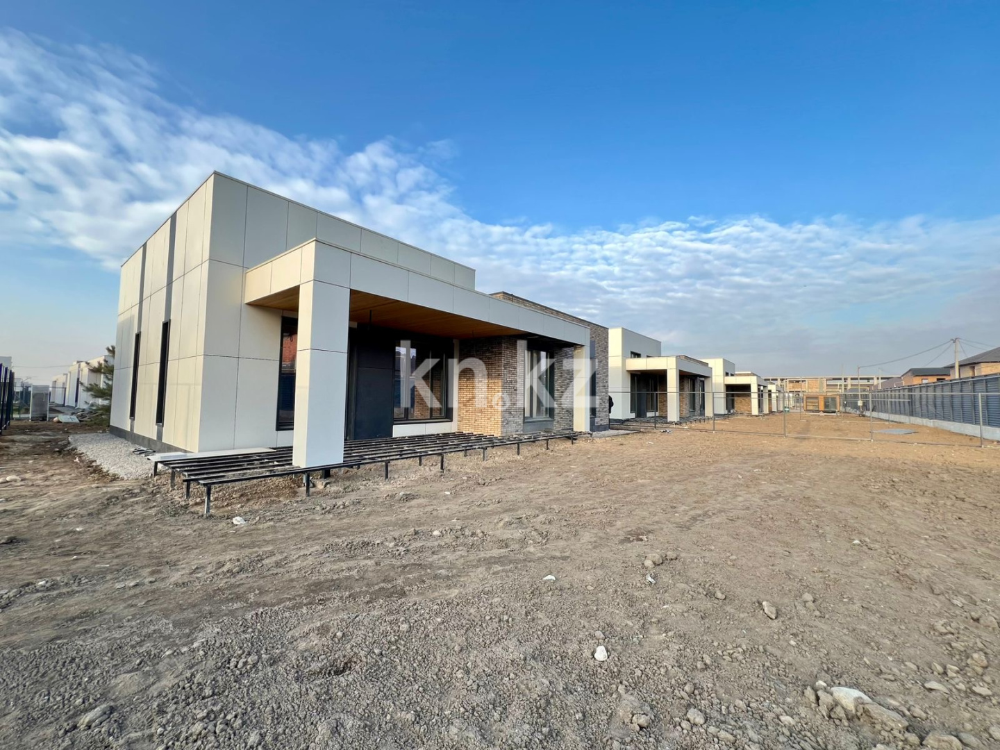 Продажа 3-комнатного дома, 201 м², ул. Новостройка - Продажа квартир в Алматы фото 3 из 19