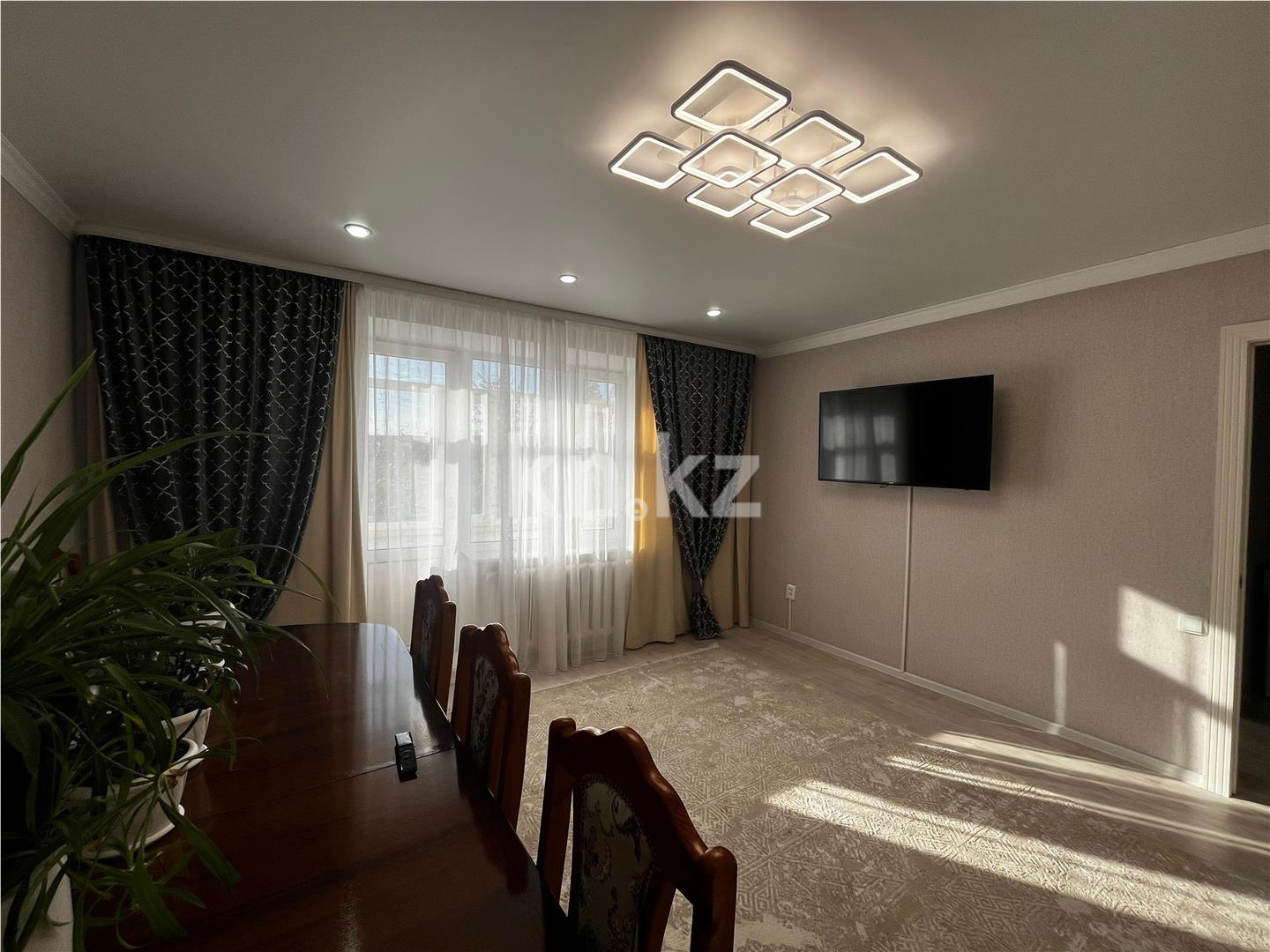 Продажа 5-комнатной квартиры, 107 м², мкр-н Голубые Пруды - Продажа квартир в Караганде фото 2 из 24