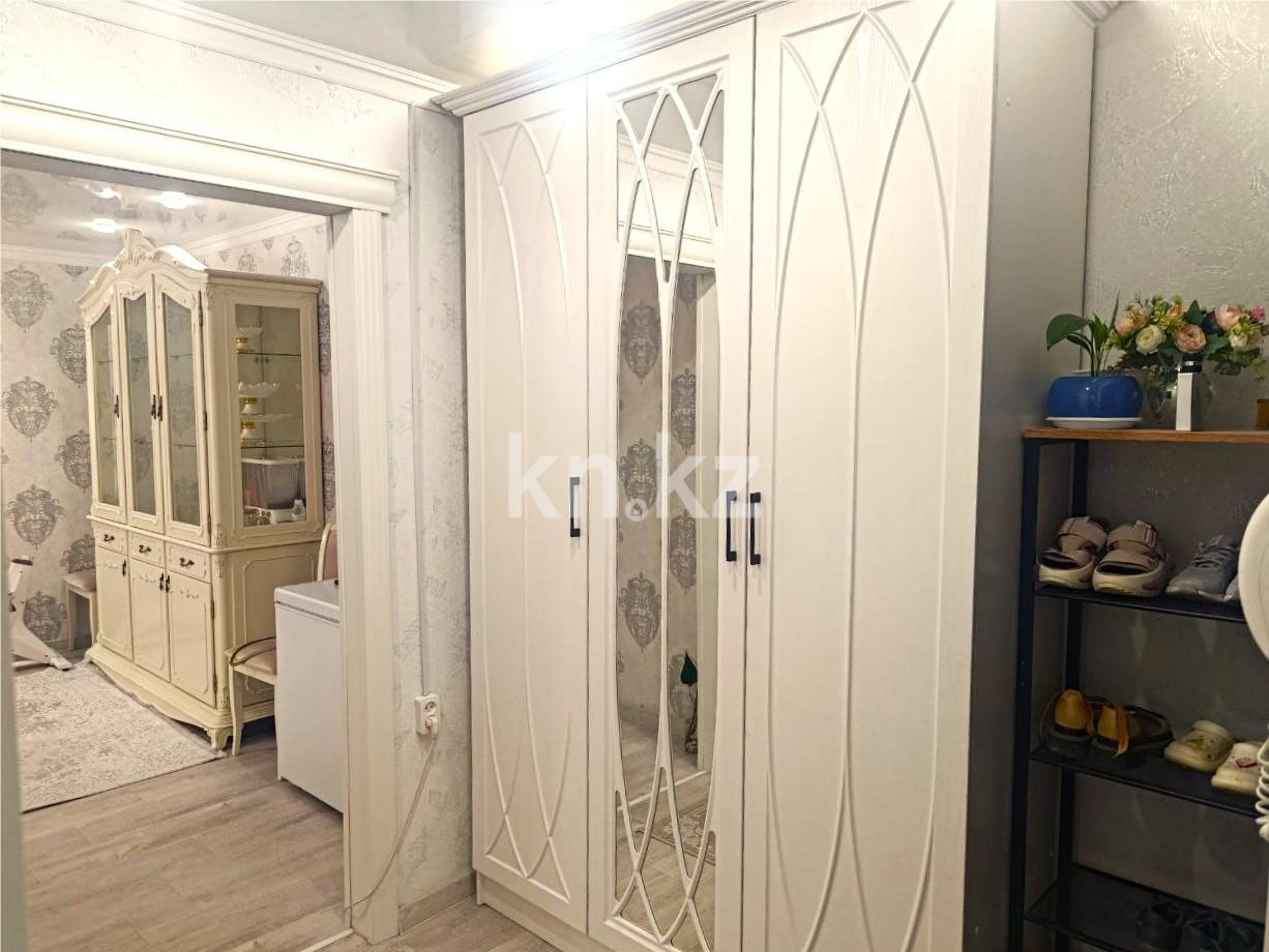 Продажа 4-комнатной квартиры, 62 м², мкр-н 21, дом  23 - Продажа  четырехкомнатных квартир в Караганде фото 9 из 17