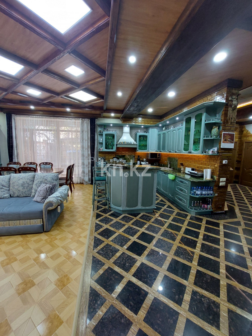 Продажа 6-комнатного дома, 384 м², ул. Каримова в Алматы - фото 15