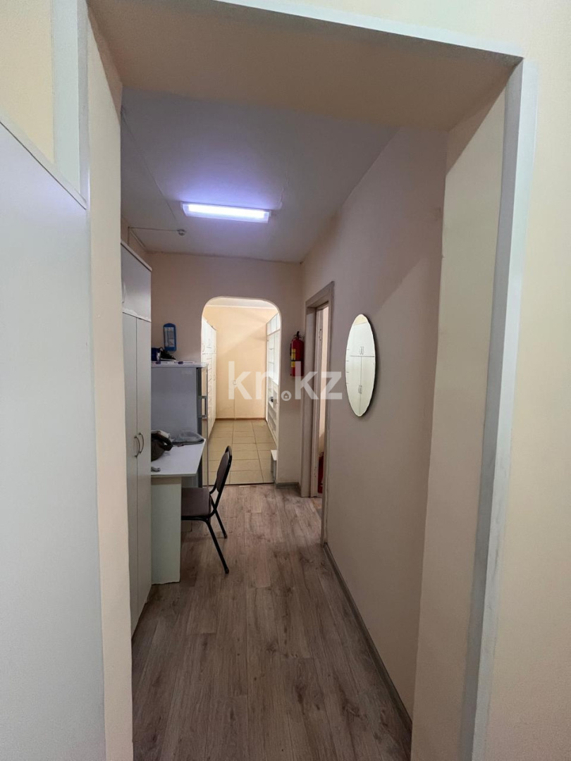 Продажа , 47 м², мкр-н Восток-3, дом  20 - Продажа офисных и торговых помещений в Караганде фото 8 из 15