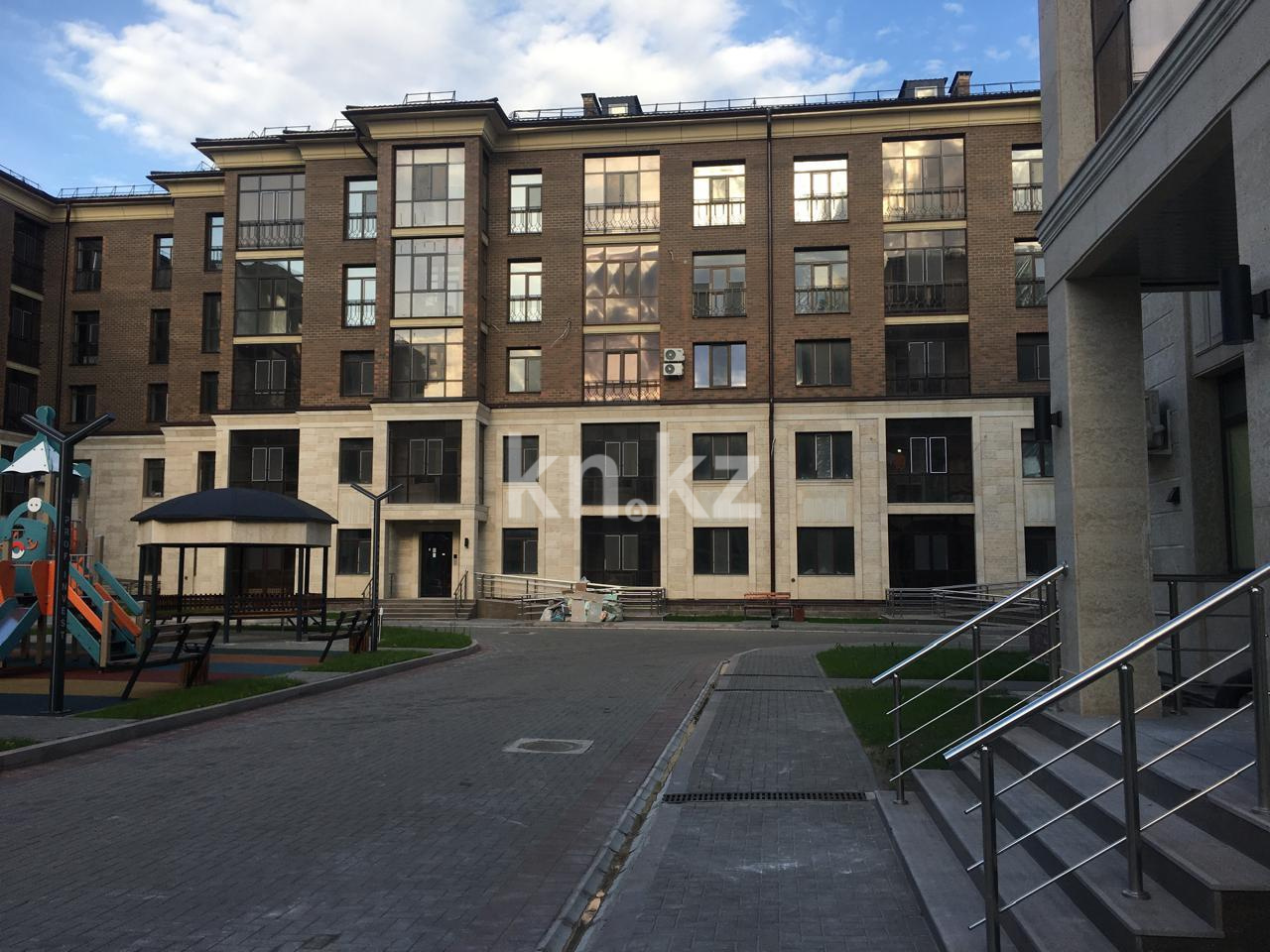 Продажа 3-комнатной квартиры, 112 м², ул. Жанибекова в Караганде - фото 7