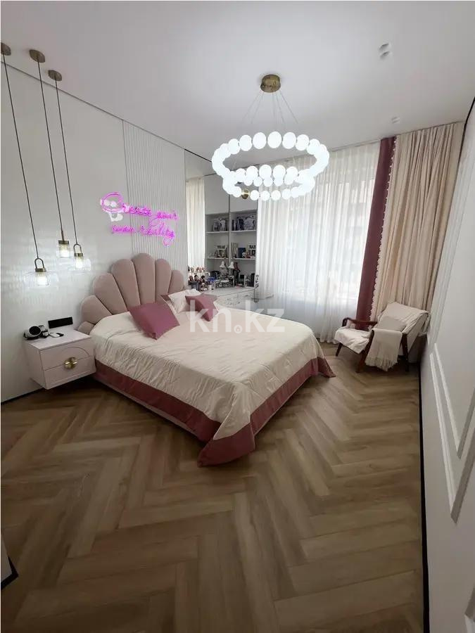 Продажа 4-комнатной квартиры, 145 м², ул. Жарокова, дом  218 - Продажа  четырехкомнатных квартир в новостройках Алматы без посредников фото 1 из 10