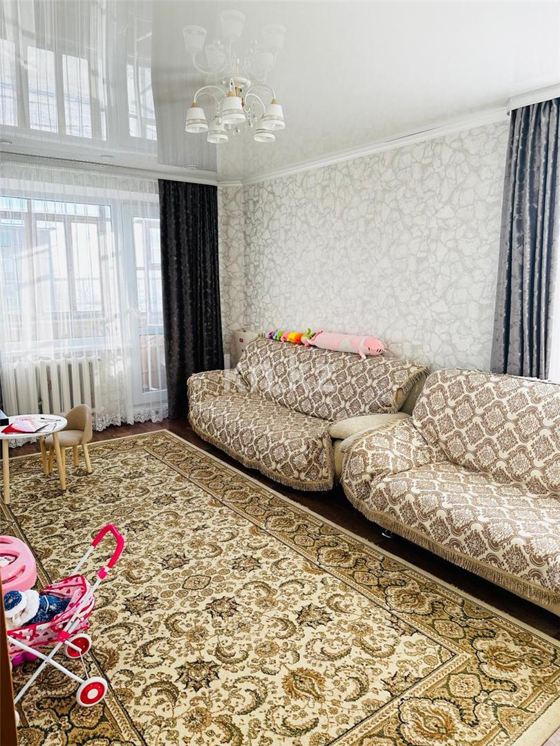Продажа 3-комнатной квартиры, 63 м², ул. Молодежная - Продажа  трехкомнатных квартир в Шахтинске фото 1 из 9