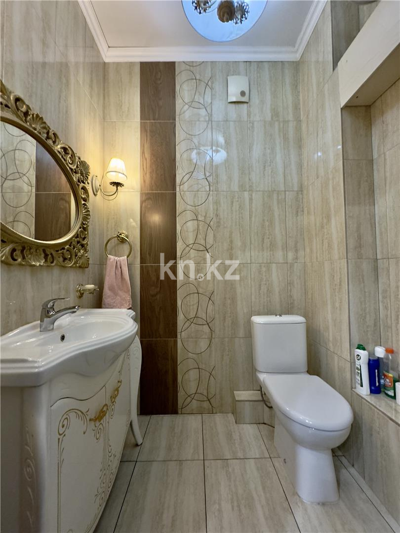 Продажа 5-комнатной квартиры, 217 м², ул. Аманжолова, дом  41 - Продажа  пятикомнатных квартир в Караганде фото 25 из 43