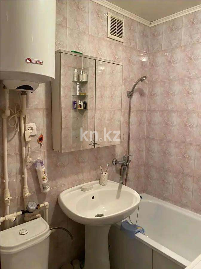 Продажа 2-комнатной квартиры, 42 м², мкр-н 12, дом  6 в Караганде - фото 4