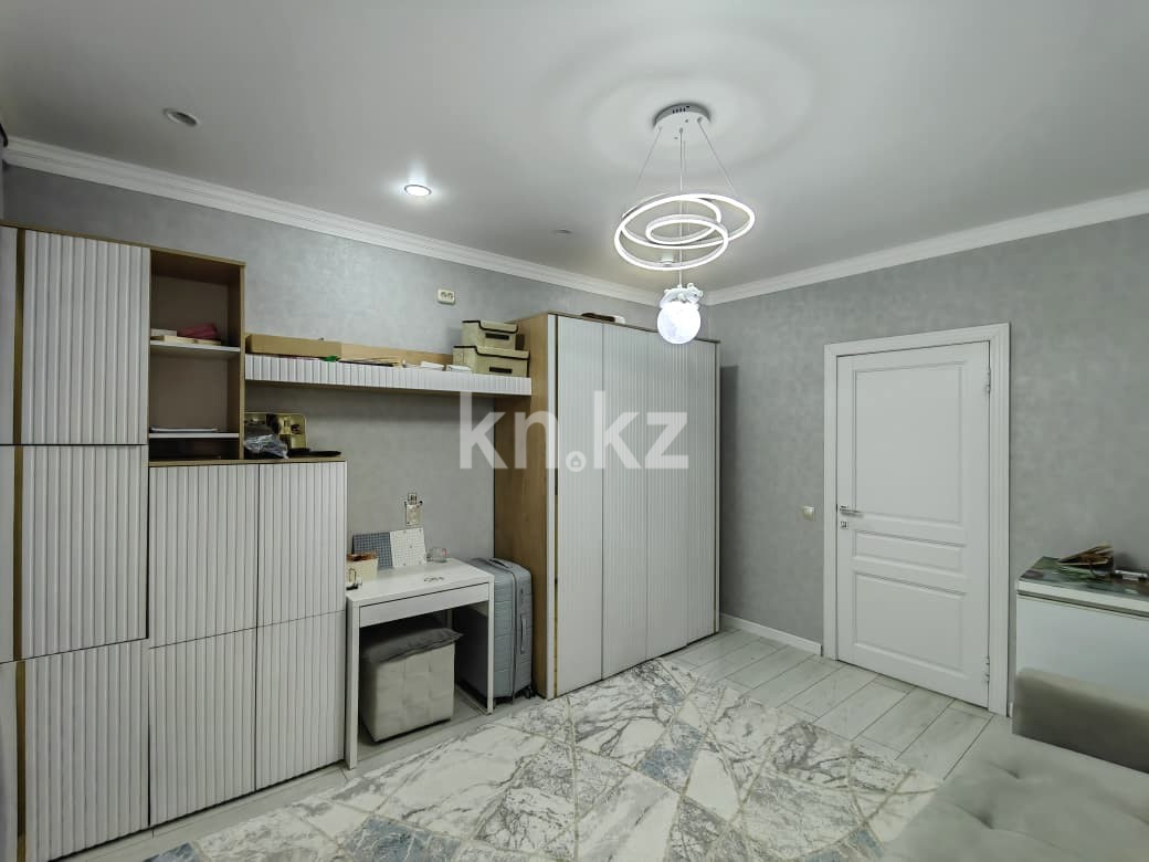 Продажа 4-комнатной квартиры, 143 м², мкр. Голубые Пруды, дом  5/4 - Продажа квартир в Караганде с фото фото 13 из 36