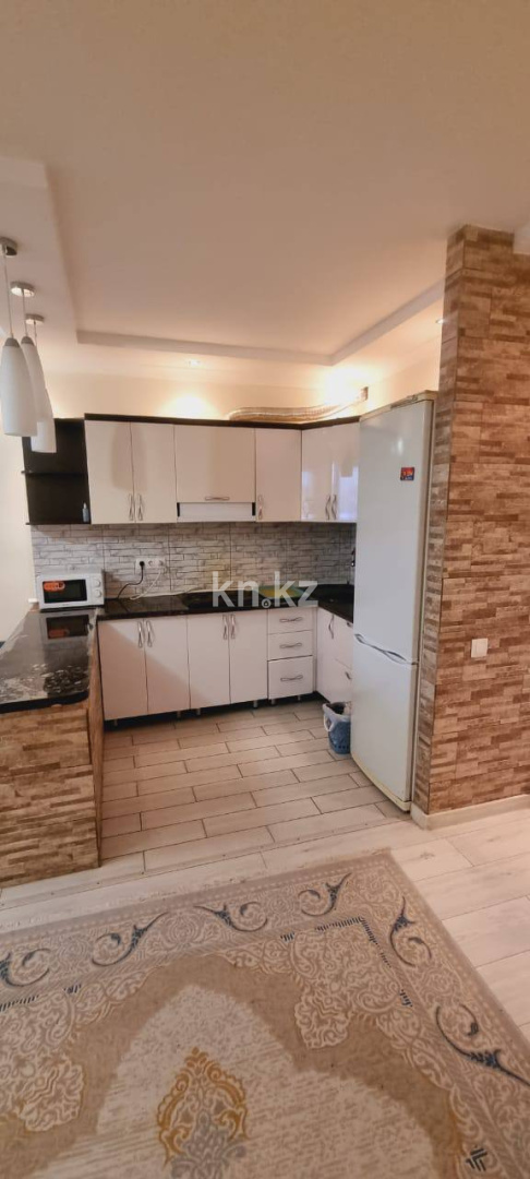 Аренда 3-комнатной квартиры, 55 м², пр. Момышулы, дом  9 - пр. Тауелсыздык - Аренда квартир помесячно в Казахстане фото 1 из 10