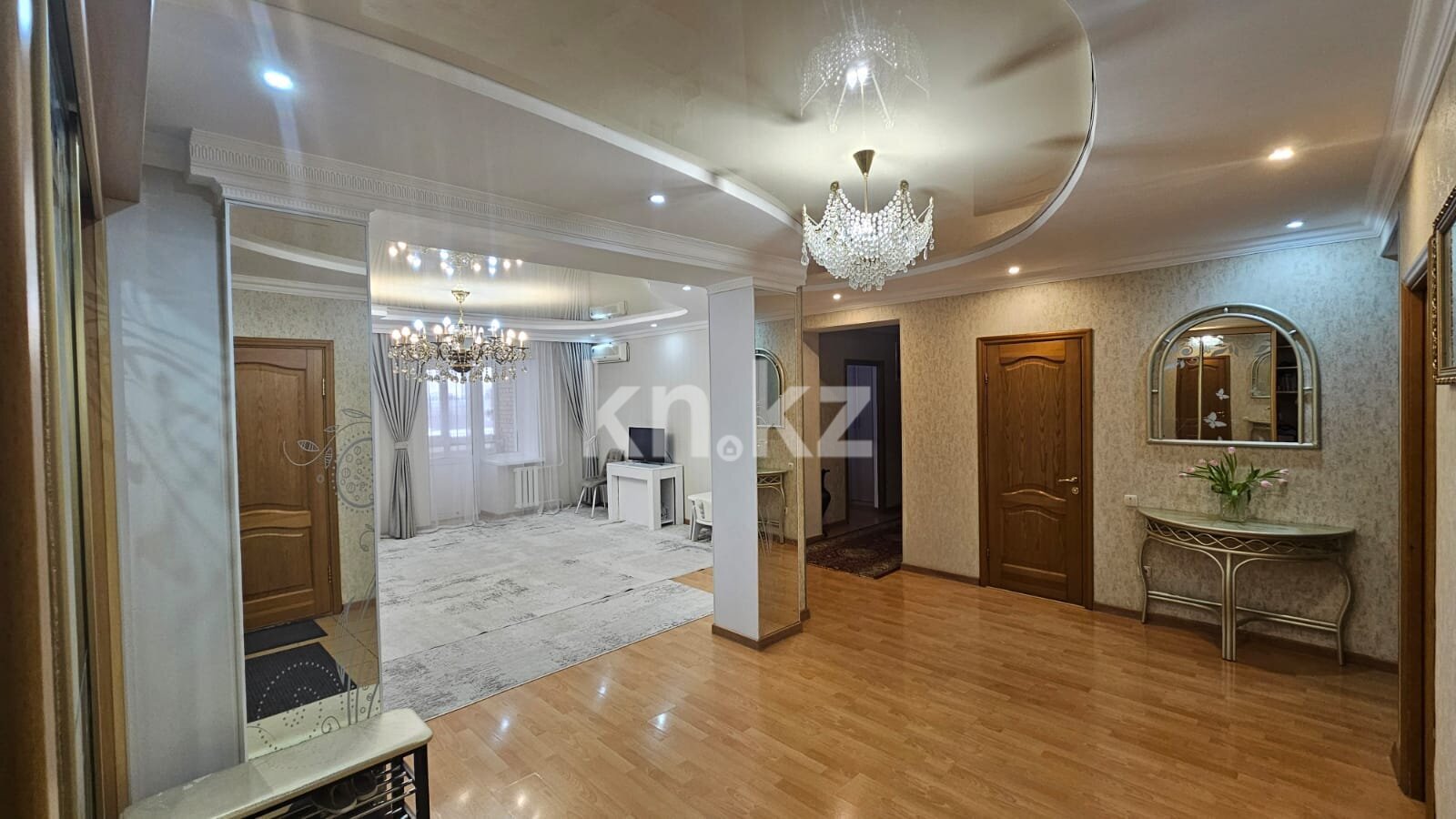 Продажа 4-комнатной квартиры, 163.3 м² в Астане - фото 2