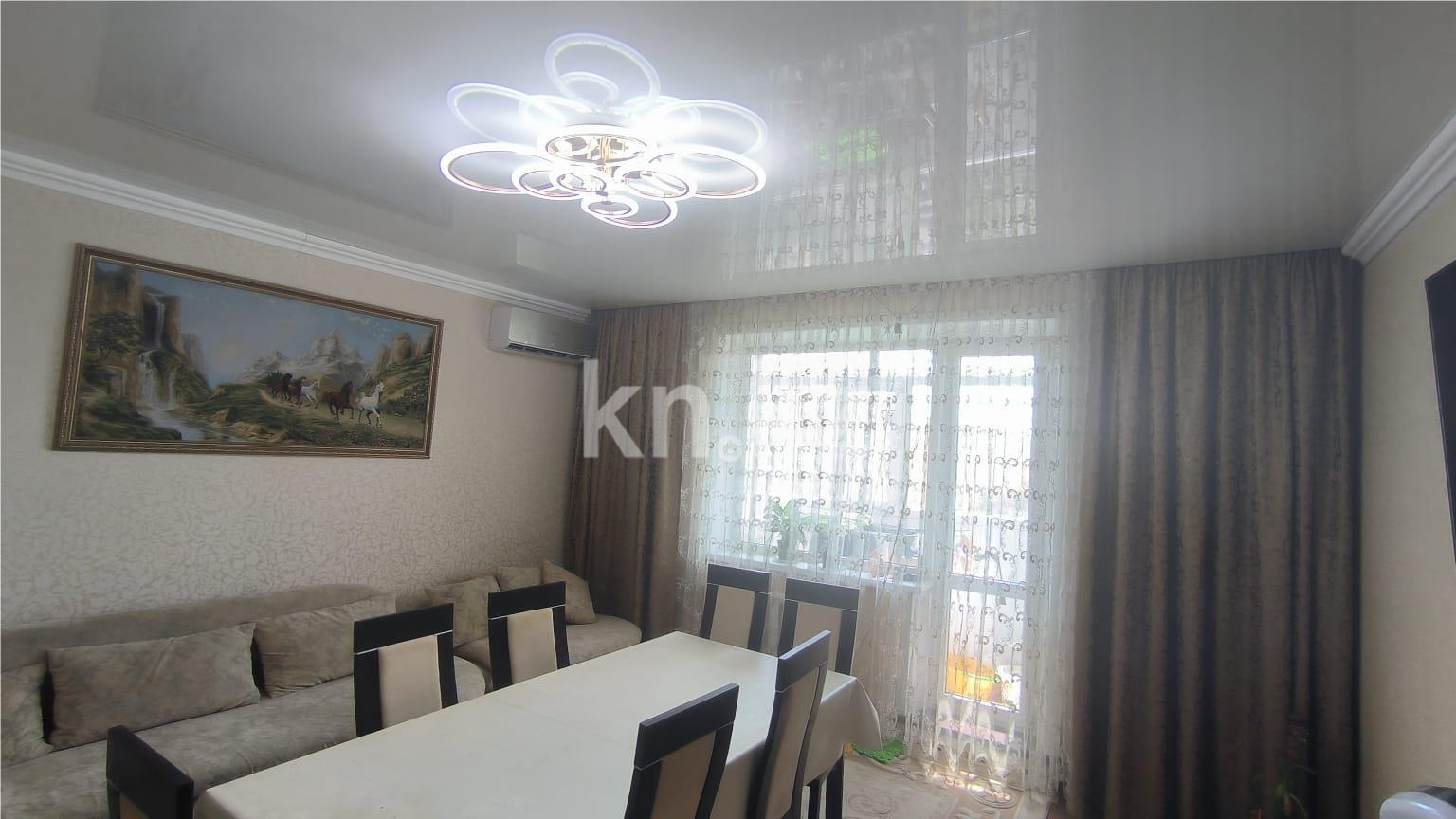 Продажа 4-комнатной квартиры, 78 м², ул. Дюсембекова - Продажа  четырехкомнатных квартир в Караганде фото 2 из 22