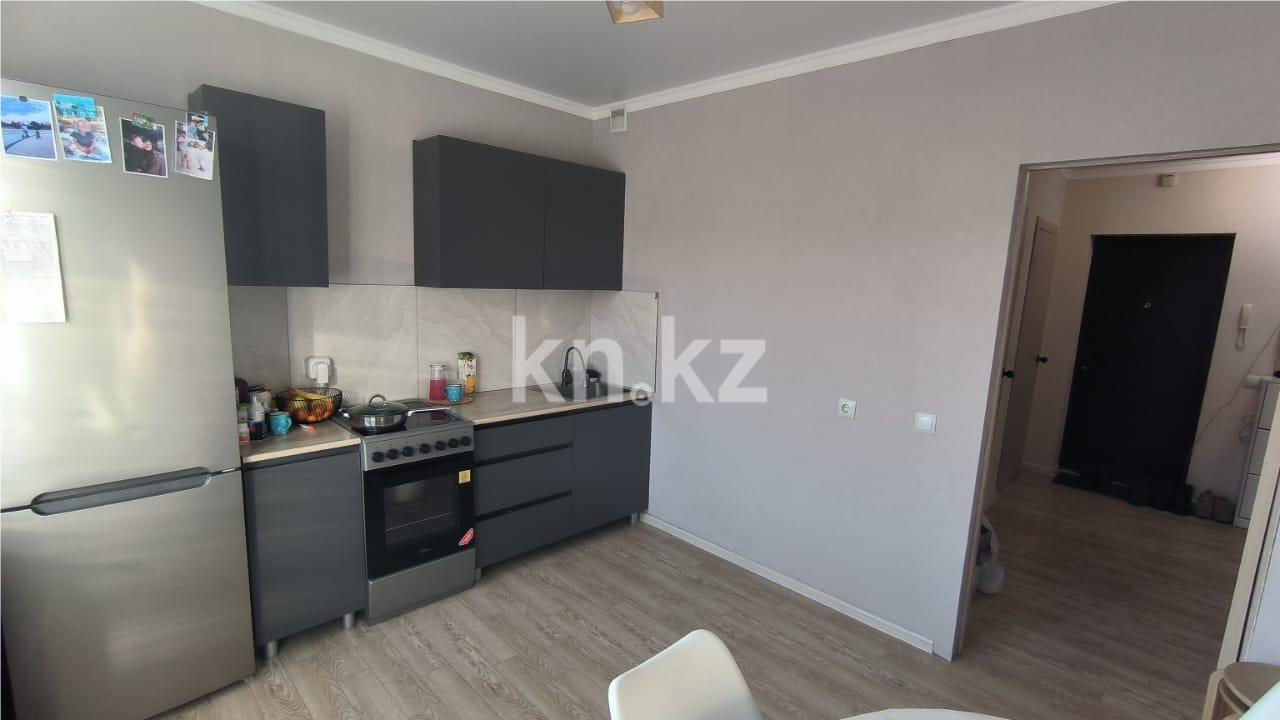Продажа 2-комнатной квартиры, 69 м², пр. Республики - Аренда баз, складов и промышленной недвижимости в Костанае фото 3 из 14