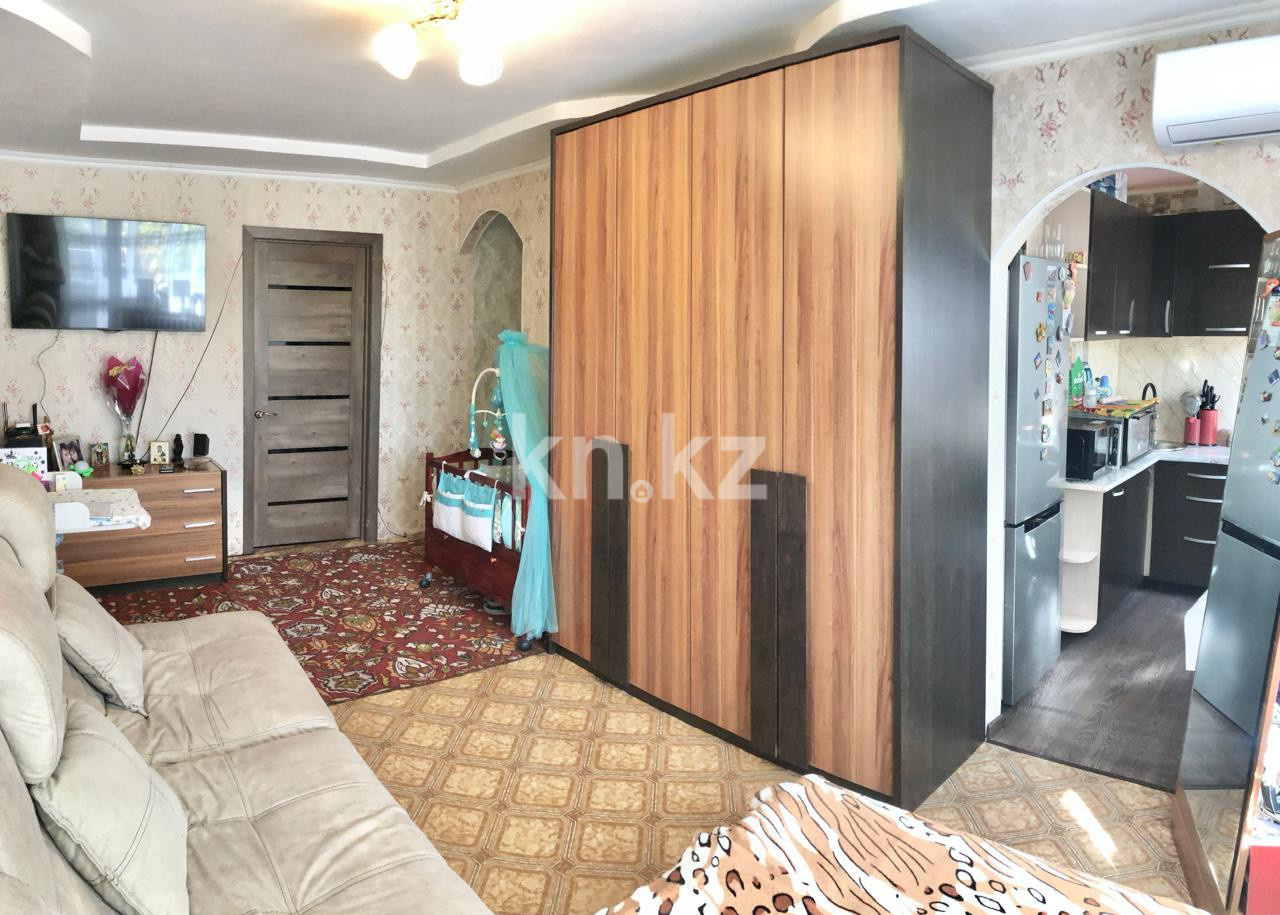 Продажа 2-комнатной квартиры, 43 м², мкр-н 18 - Продажа квартир в Караганде фото 1 из 14