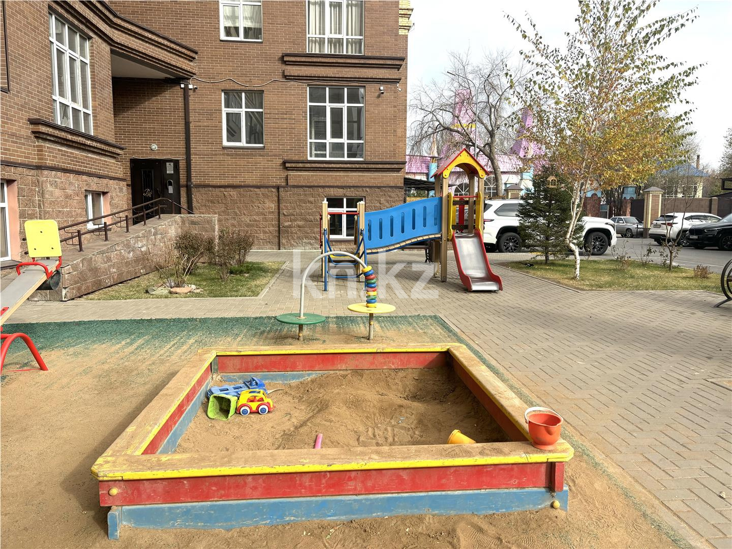 Продажа 4-комнатной квартиры, 124 м², ул. Аманжолова, дом  96/1 - Продажа  четырехкомнатных квартир в Караганде фото 21 из 23