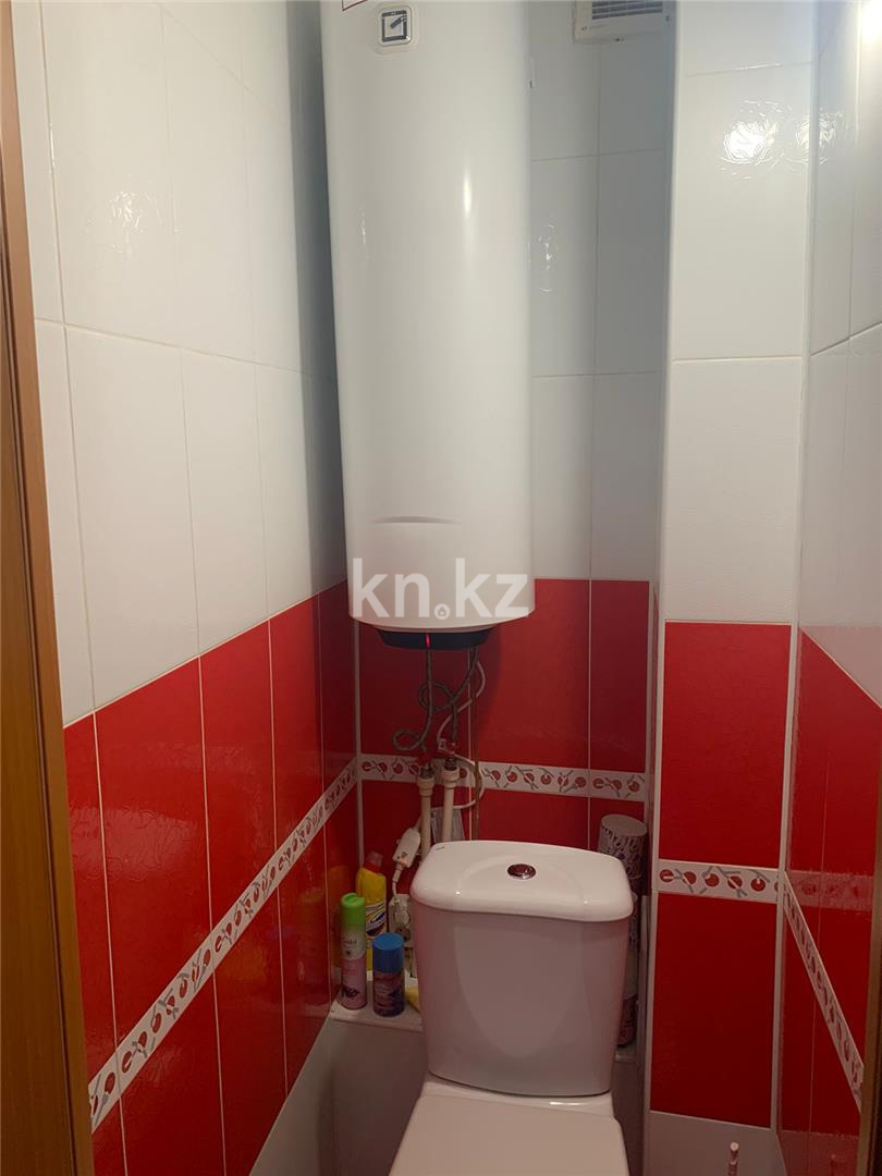 Продажа 3-комнатной квартиры, 63 м², мкр-н Восток-3, дом  17 в Караганде - фото 10