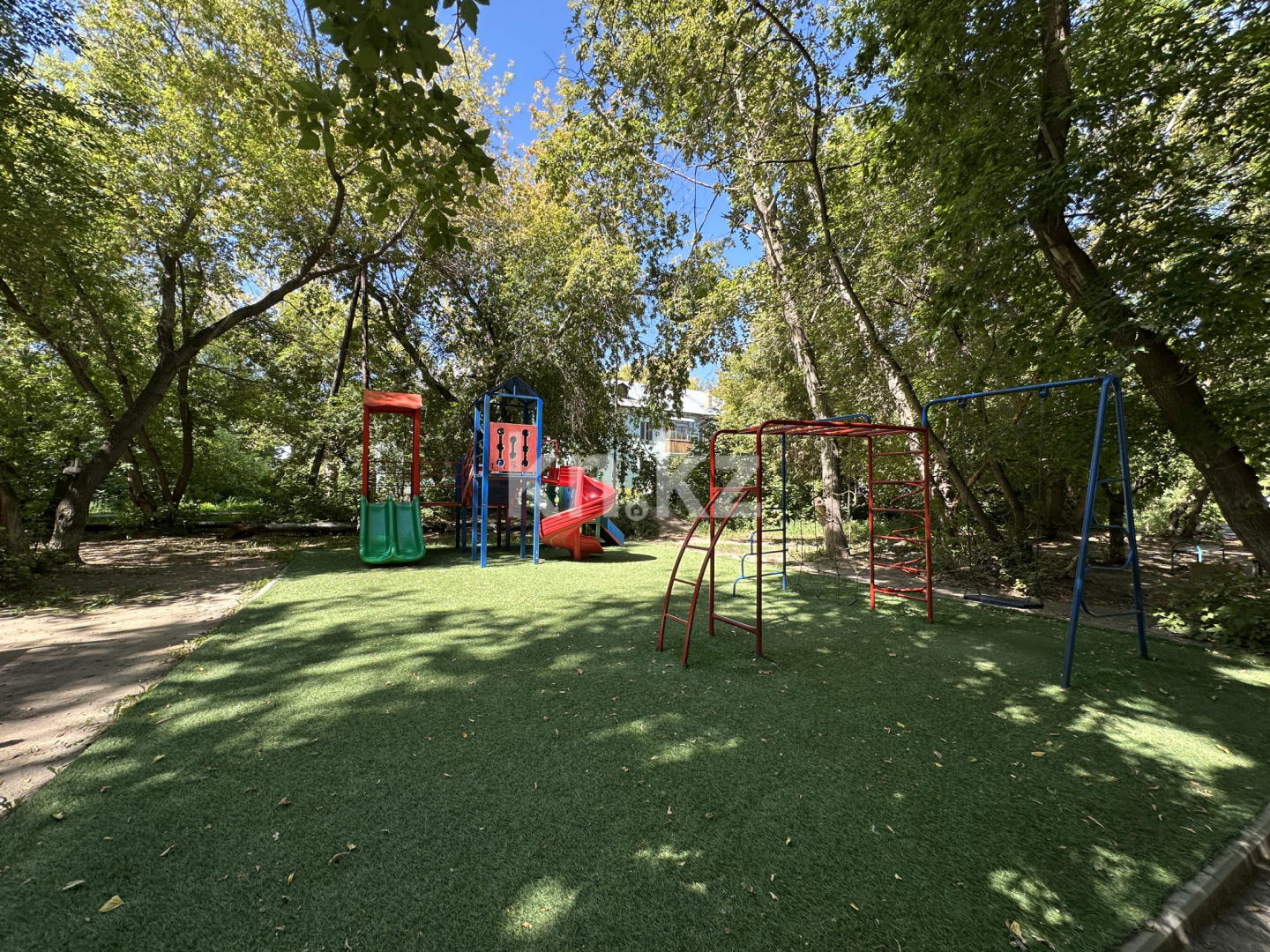 Продажа 2-комнатной квартиры, 45.8 м², ул. Аманжолова, дом  17 - Продажа квартир в Караганде фото 27 из 30