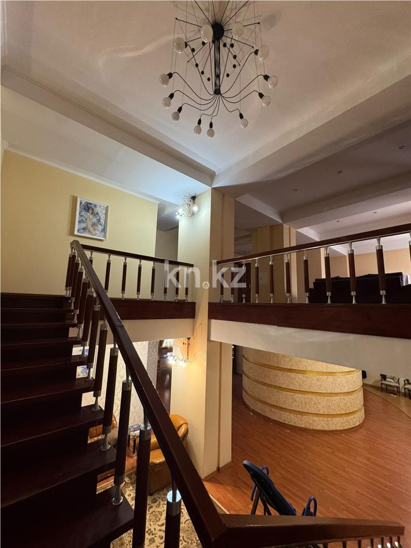 Продажа 9-комнатного дома, 1000 м², пр. Назарбаева, дом  3а - Продажа домов, коттеджей в Казахстане фото 15 из 31