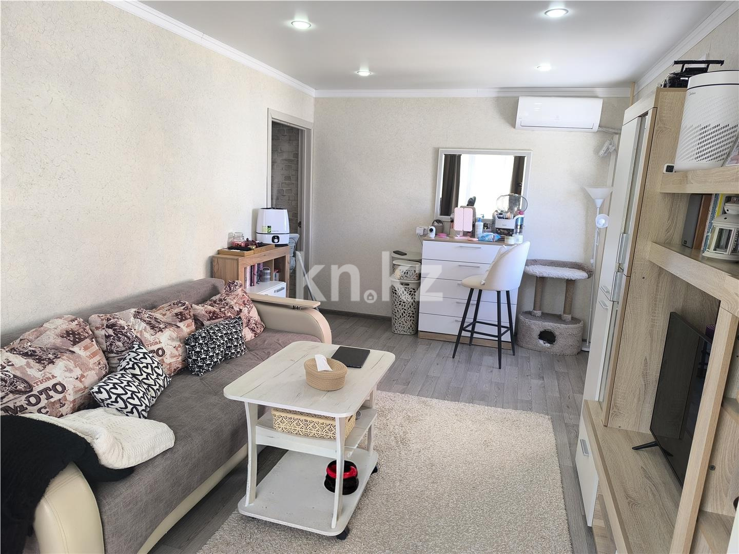 Продажа 2-комнатной квартиры, 42 м² - Продажа квартир в районе Город в Караганде фото 2 из 13