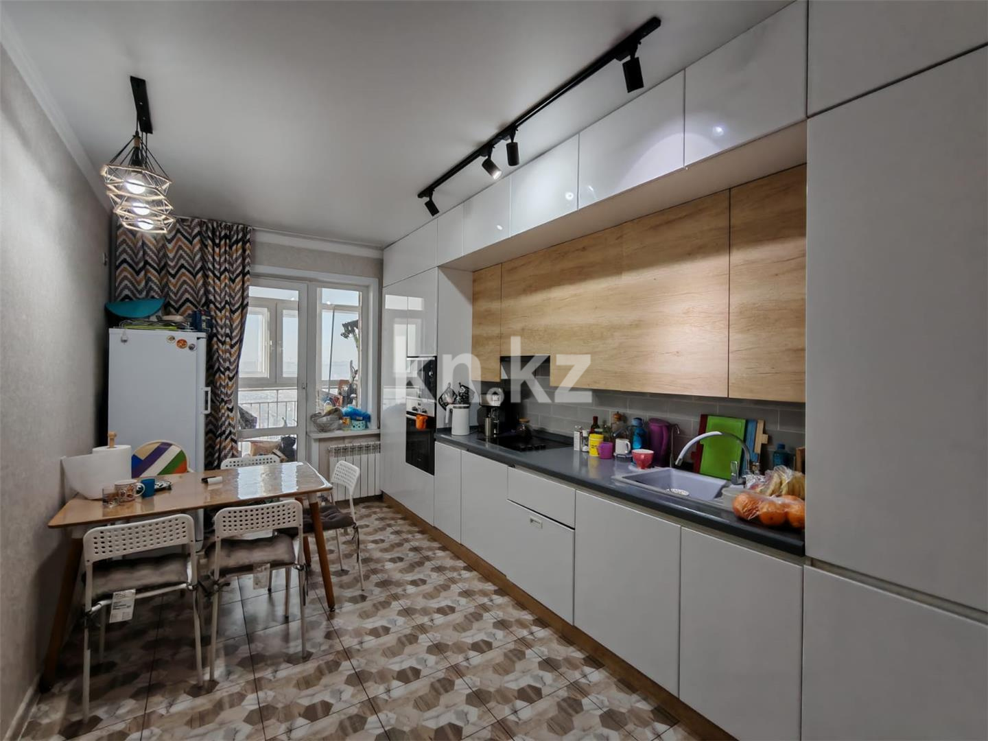 Продажа 3-комнатной квартиры, 104 м², пр. Республики в Караганде - фото 6