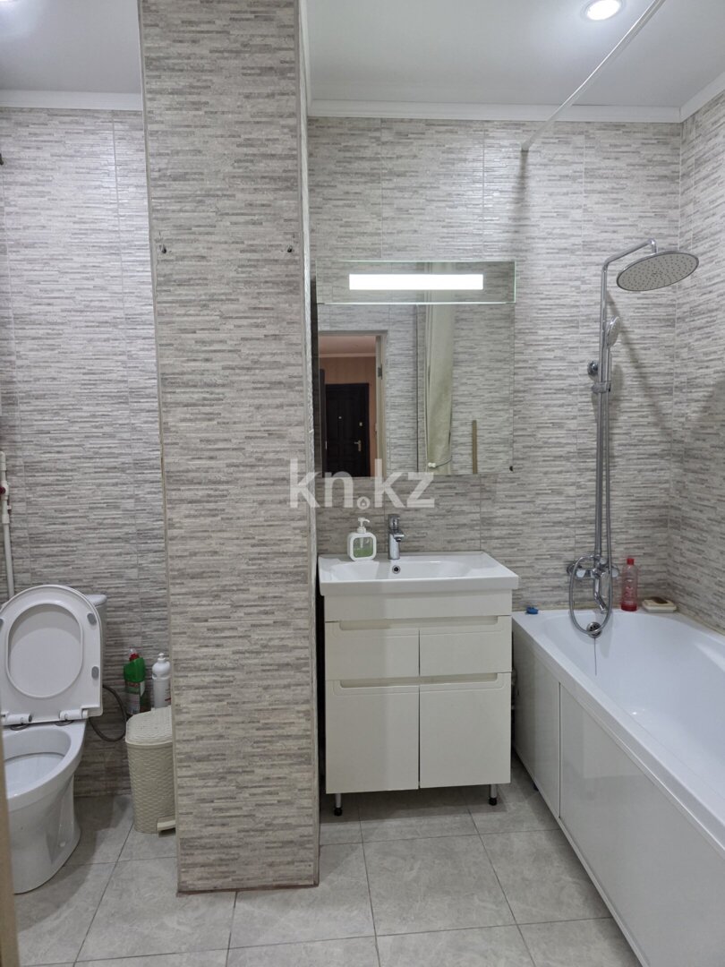 Продажа 3-комнатной квартиры, 93.7 м² в Караганде - фото 21